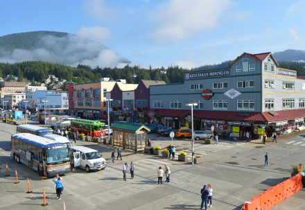 Cruise passengers find shops right by the ship in Ketchikan © 2018 Scott S. Bateman