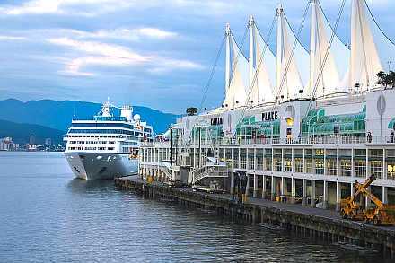 Canada Place cruise terminal. Credit: Pixabay license