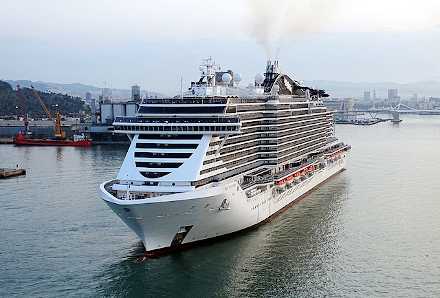 Barcelona cruise ship