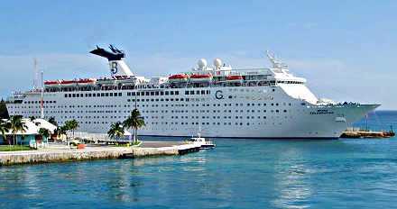Cruise ship docks at Freeport Bahamas. Credit: Wikimedia Creative Commons license