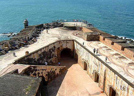 The El Morro fort is a popular attraction in Old San Juan. Credit: Wikimedia Creative Commons license
