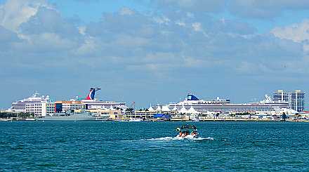 Ships line port of Miami. Credit Wikimedia Creative Commons license